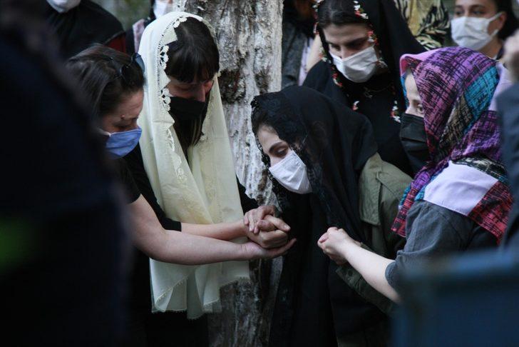 Bursa'da düşerek hayatını kaybeden yamaç paraşütçüsünün cenazesi toprağa verildi G5