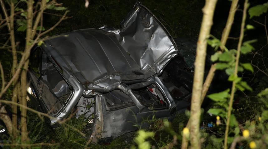 Ordu'da hafif ticari araç fındık bahçesine yuvarlandı: 2 ölü