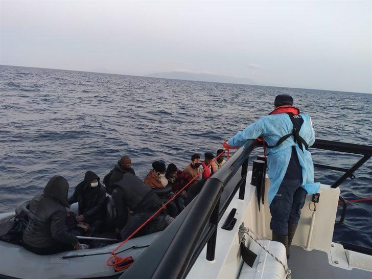 İzmir açıklarında 71 sığınmacı kurtarıldı G3