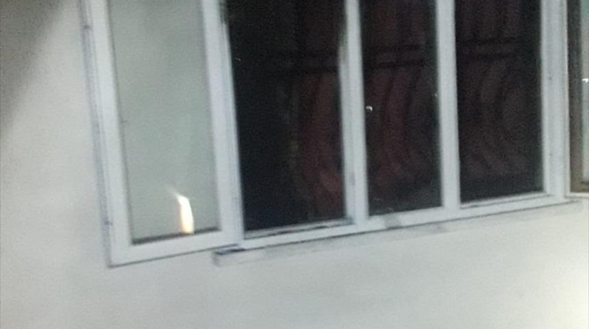 Mersin'de 3 evde çıkan yangında hasar oluştu