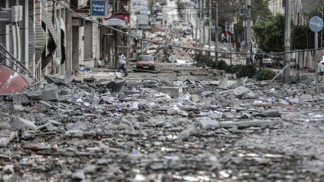 İsrail'in Gazze'ye yönelik hava saldırıları Pazartesi günü de devam etti.