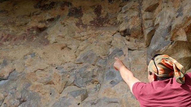 Göveliç Mağarası’ndaki binlerce yıllık resimler definecilerin hedefi oldu
