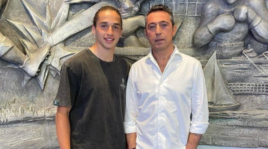 Fenerbah&ccedil;e gen&ccedil; golc&uuml;s&uuml; Arda Okan Kurtulan ile 3 yıllık profesyonel s&ouml;zleşme imzaladı