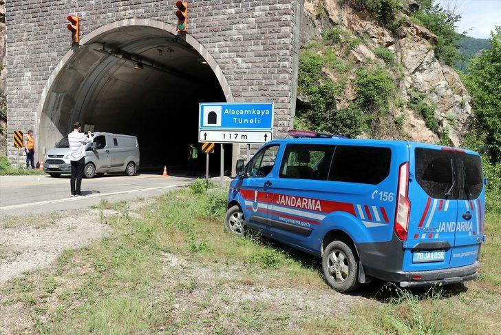 Karabük'te iki otomobil çarpıştı: 1 ölü, 7 yaralı G2