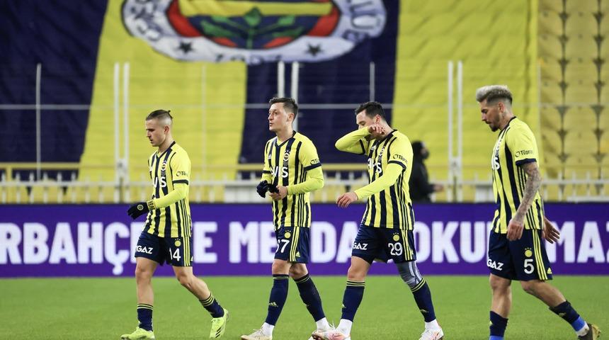 Fenerbahçeli futbolcu Pelkas ABD’ye gitti