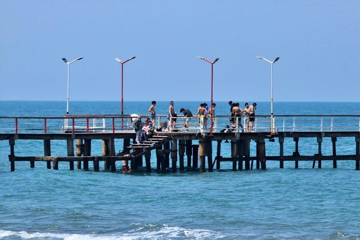 Samsun'da tam kapanma yasaklarının kalkmasıyla sahilde yoğunluk oluştu G1