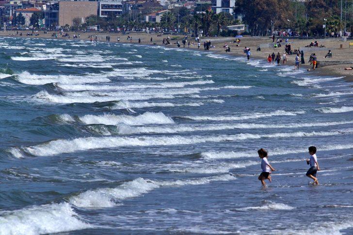 Samsun'da tam kapanma yasaklarının kalkmasıyla sahilde yoğunluk oluştu G4