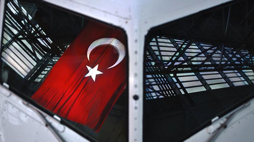 THY uçağına tarihi forma