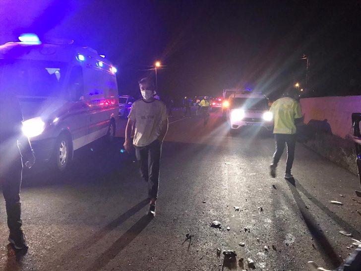 Muş'ta kamyonet ile otomobil çarpıştı: 1 ölü, 4 yaralı G2