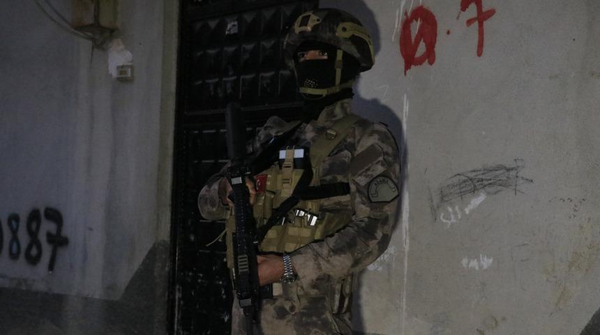 Adana’da DEAŞ operasyonu! Şafak vakti baskınla yakalandılar