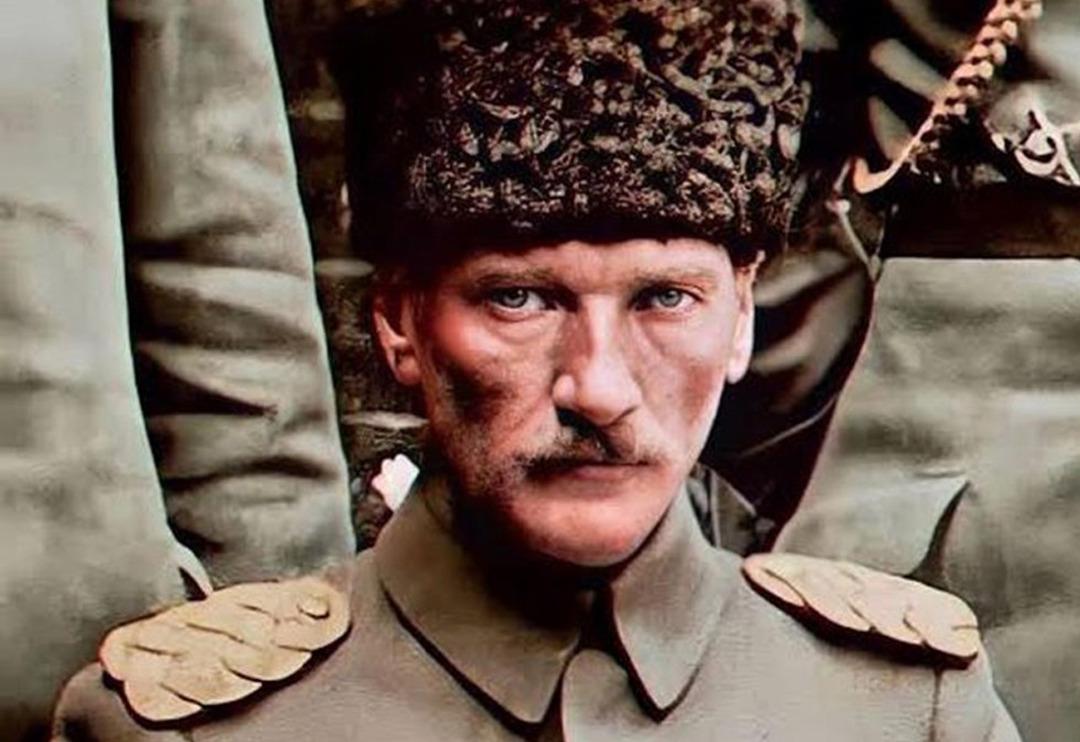 19 Mayıs mesajları yağdı! &Uuml;nl&uuml; isimler paylaştı