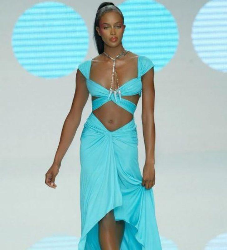 Naomi Campbell 50 yaşında anne olmanın heyecanını yaşadı! G3