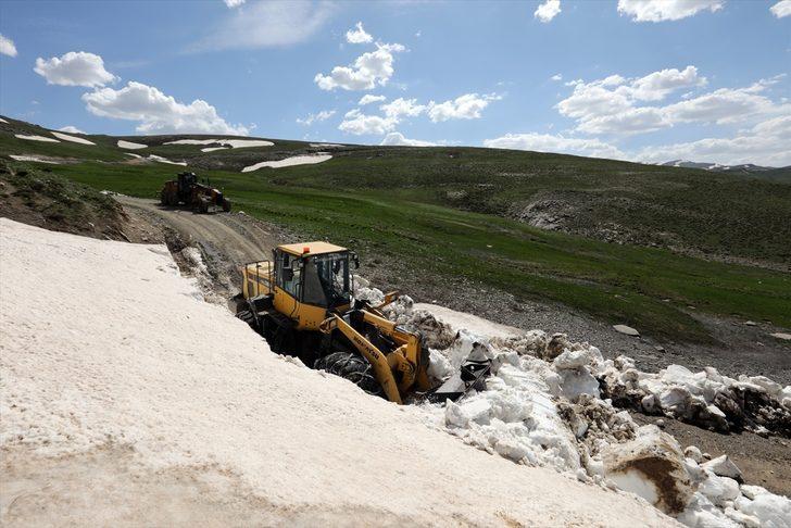 Van'da mayıs ayında karla mücadele çalışması G2