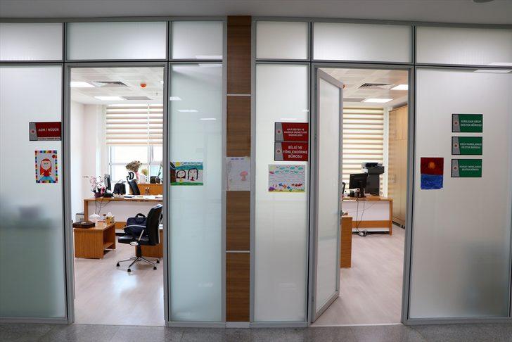 Gaziantep Adliyesi'nin "renkli alanları"nı çocukların çizdiği resimler süslüyor G1