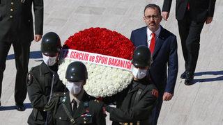 Bakan Kasapoğlu, Anıtkabir’i ziyaret etti 