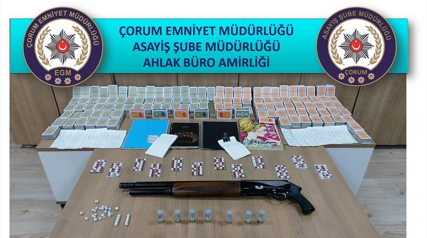 Çorum'da kumar oynatılan dernek binasındaki 7 kişiye para cezası
