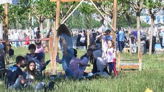 Tatili fırsat bilenler Bakırköy Sahili'ni doldurdu