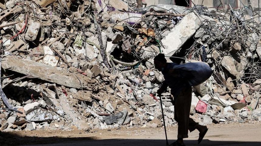 Gazze'de &ouml;l&uuml; sayısı 227'ye &ccedil;ıktı, Filistin lideri Abbas 'İsrail savaş su&ccedil;u işliyor' dedi