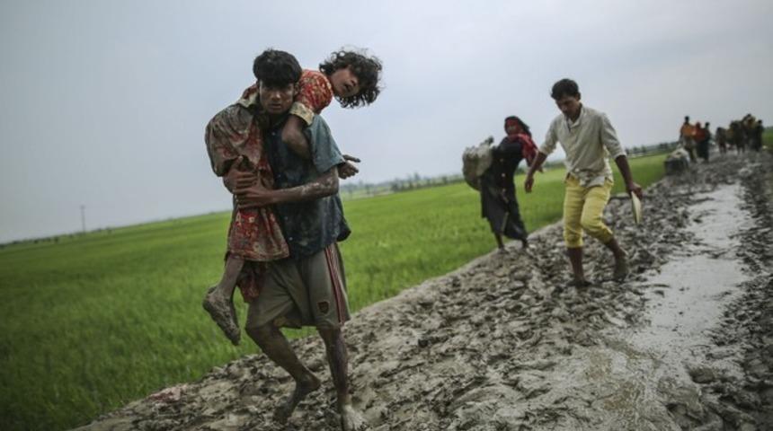 Myanmar'dan ka&ccedil;an 130 Arakanlı M&uuml;sl&uuml;manı taşıyan tekne alabora oldu!