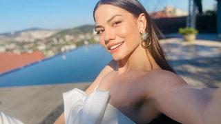 Demet Özdemir'den mini elbiseli ayna pozu!