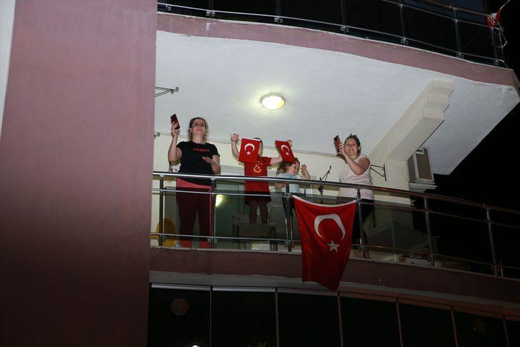 Aydın'da mahalle sakinleri, canlı müzik eşliğinde 19 Mayıs'ı kutladı G5