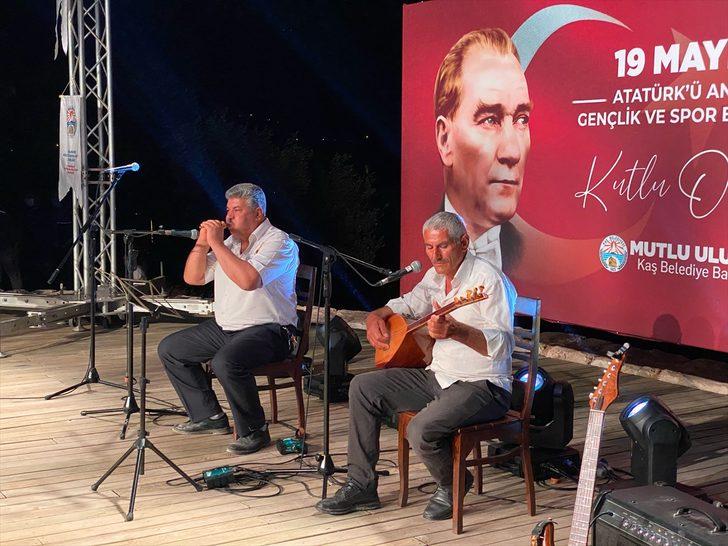 Kaş'ta 19 Mayıs Atatürk'ü Anma, Gençlik ve Spor Bayramı'nda çevrimiçi konser G1
