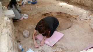 Cami avlusundan Roma dönemine ait mozaik ortaya çıktı!