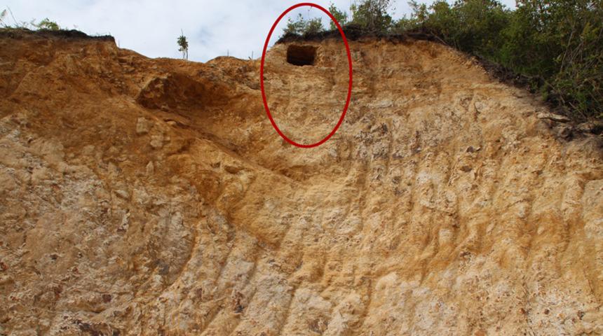 Pandemi bunu da yaptırdı! 7 aydır tek başına dağı oyarak mağara kazıyor