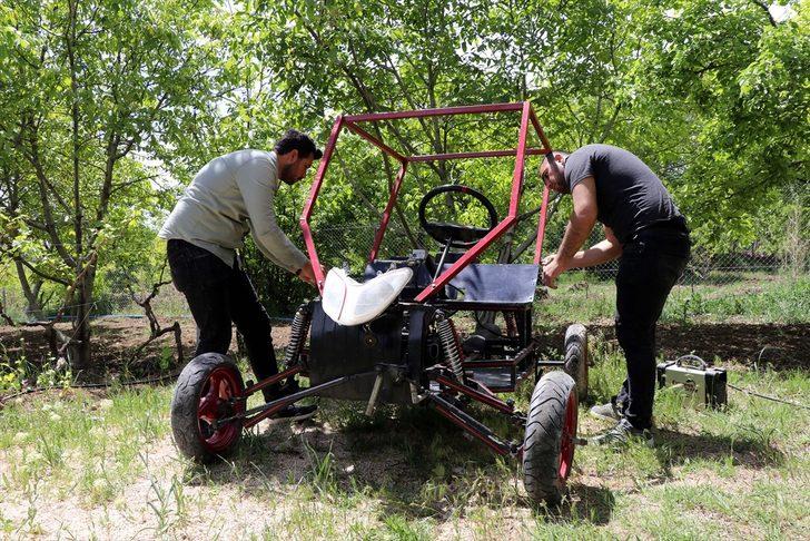 Elazığ'da iki arkadaş scooter motoru kullanarak engebeli araziler için araç tasarladı G1