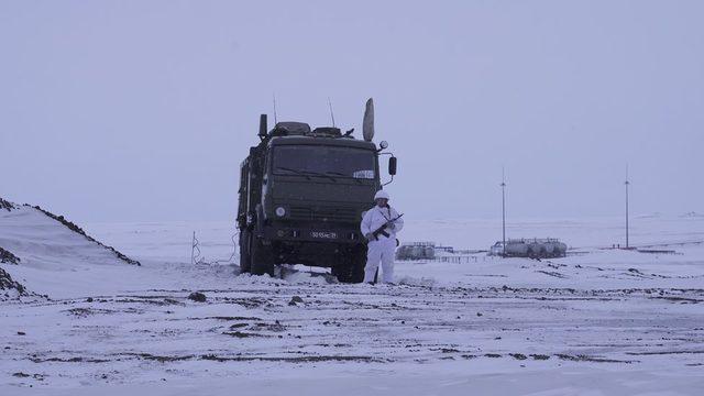 Üssün dışında Rus Bastion füzeleri konuşlandırıldı.