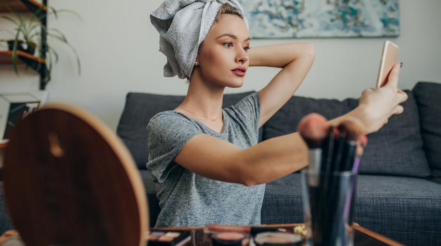 Düşündüğünüzden daha tehlikeli! Eğer siz de makyajınızı temizlemeye üşeniyorsanız...