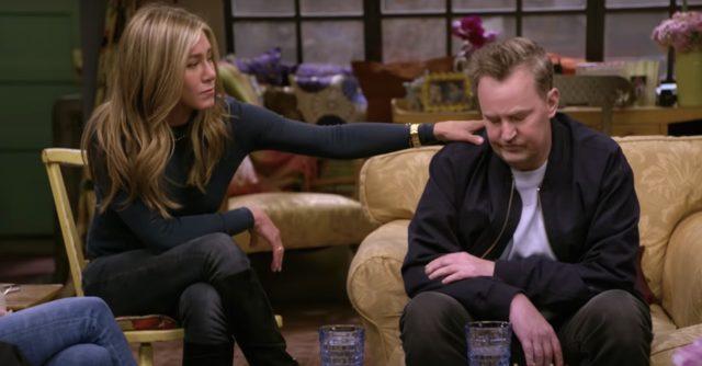 Friends dizisinin özel bölümü Yeniden Buluşma fragmanından dikkat çeken 7 detay 4