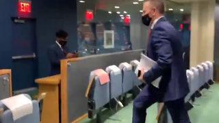 Filistin'in Büyükelçisi konuştu, İsrail Büyükelçisi salonu terk etti