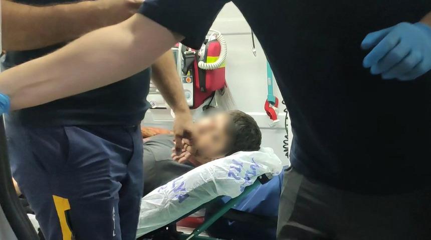 Yaralı halde 1 kilometre yürüyüp arkadaşlarından yardım istedi