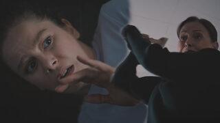 Camdaki Kız 7. yeni bölüm fragmanında dehşete düşüren şiddet sahnesi! Feride kızı Nalan'ı dövüyor