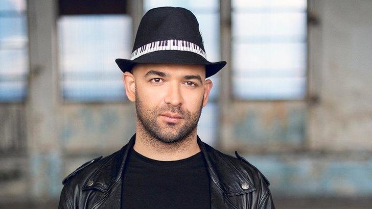 Şener Şen ile objektife poz veren bu çocuğun kim olduğunu biliyor musunuz? Bakın kim çıktı... G4