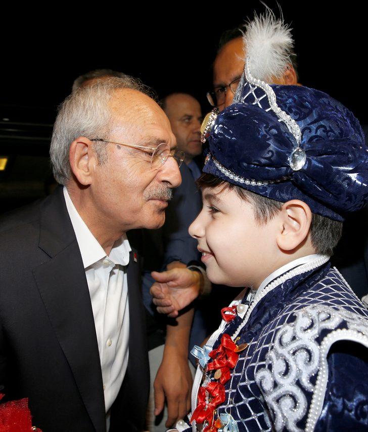 Kılıçdaroğlu, Özcan Purçu'nun oğlunun sünnet düğününe katıldı G1