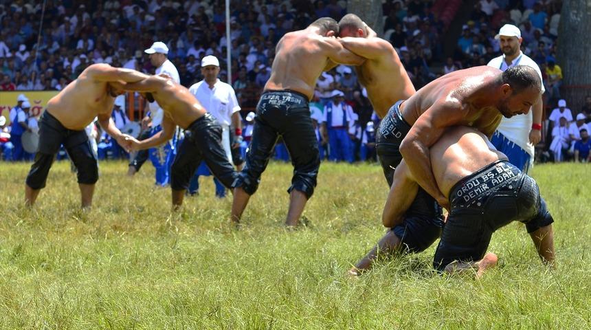 Geçen yıl Kovid-19 nedeniyle yapılamayan Kırkpınar Yağlı Güreşleri temmuzda seyircisiz gerçekleştirilecek