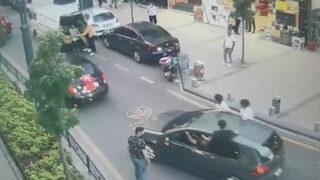 Asker konvoyu emniyetin önünden geçince polislere yakalandı