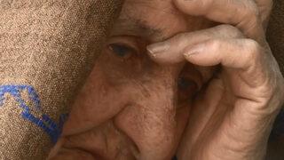 98 yaşındaki yaşlı kadının başına gelmeyen kalmadı! Sahte parayla zekat verdiler