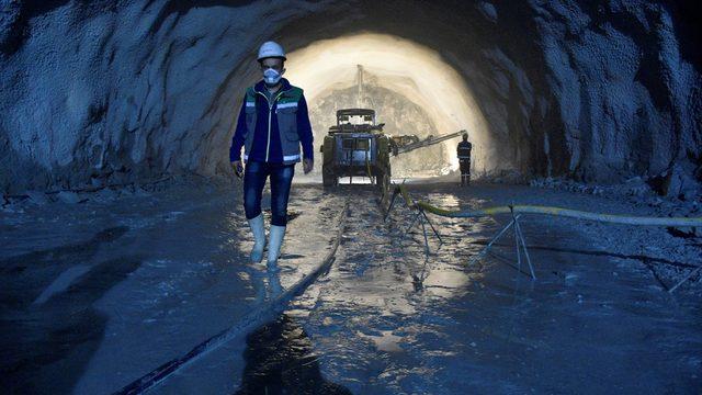 Yeni Zigana Tüneli'nde ışığa az kaldı