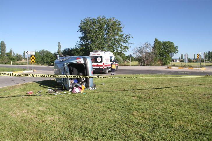 Konya'da otomobil devrildi: 2 ölü, 3 yaralı G2