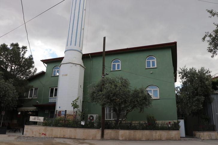 Denizli'de camiden duvar saati çalan kişi kamera görüntülerinden tespit edilerek yakalandı G1