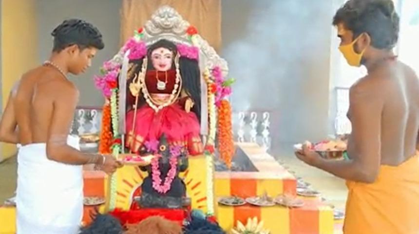 Hindistan vir&uuml;sten kurtulmanın yolunu, COVID-19'a tapmakta buldu