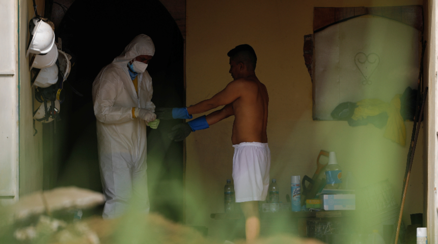 Dünyayı şaşkına çeviren olay! Cinayetle suçlanan eski polisin bahçesinde 14 ceset bulundu