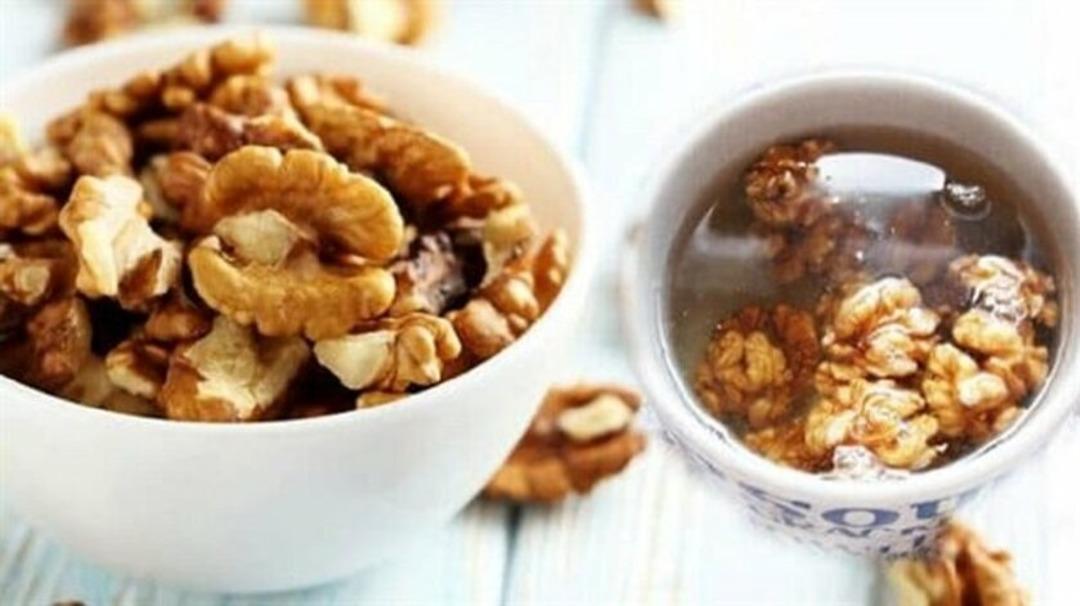 Cevizi bir gece suda bekletip i&ccedil;ersiniz... İşte cevizin mucizevi faydası...