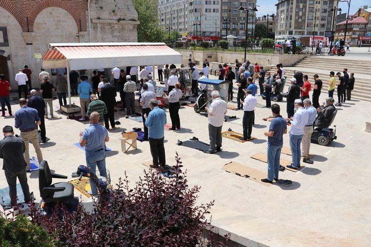 Sivas, Kayseri ve Kırşehir'de kuraklığa karşı camilerde yağmur duası edildi G2