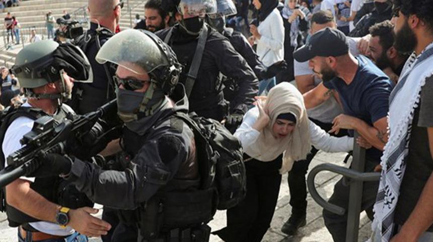 Son Dakika: İsrail polisi, cuma namazı sonrası cemaate saldırdı