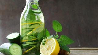 Pratik şekilde hazırlayacağınız bu 3 içecek tarifini sabah aç karna içerek çok daha zinde hissedebilirsiniz!