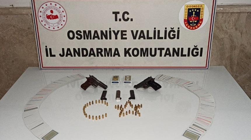 Osmaniye'de kumar oynayan ve Kovid-19 tedbirlerini ihlal eden 12 kişiye para cezası kesildi